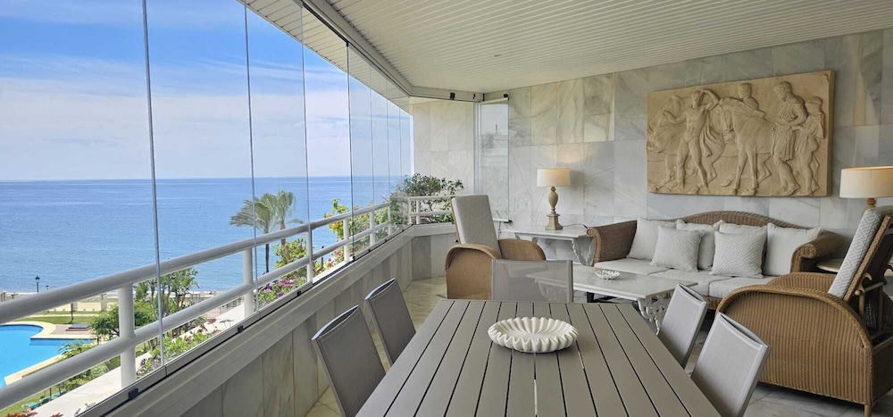 Coral Beach Aparthotel 63/77