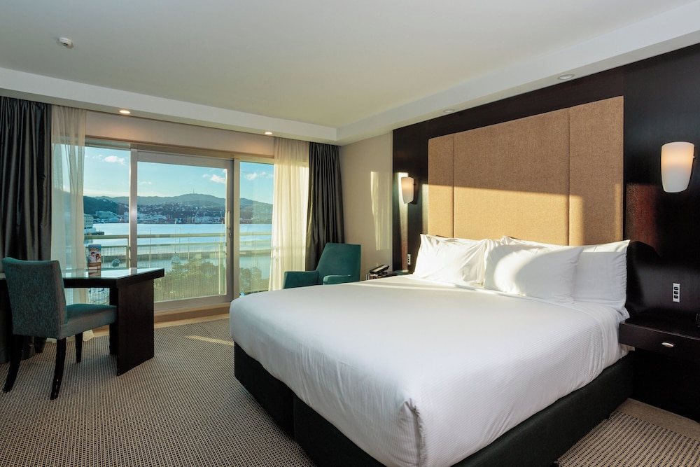 SUPERIOR, KING BED, HARBOUR VIEW