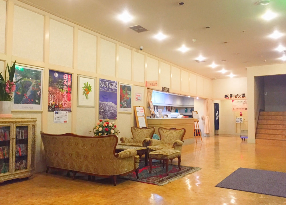 AKAKURA HOTEL 34/49