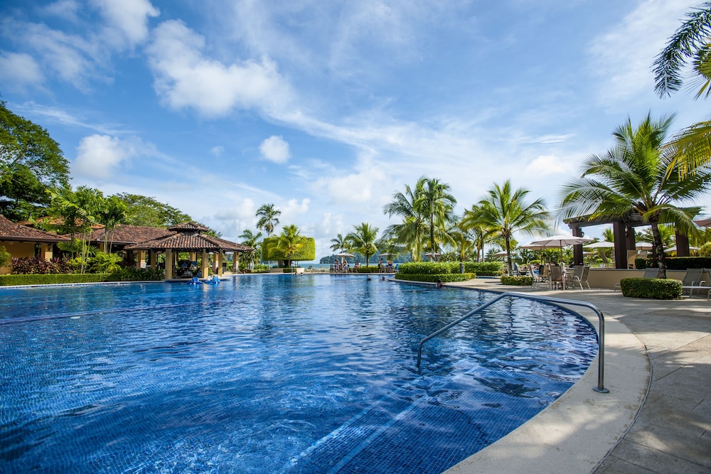 Stay in Costa Rica 1/33