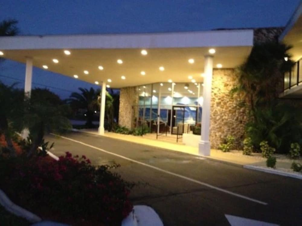 Dolphin Key Resort 2/50