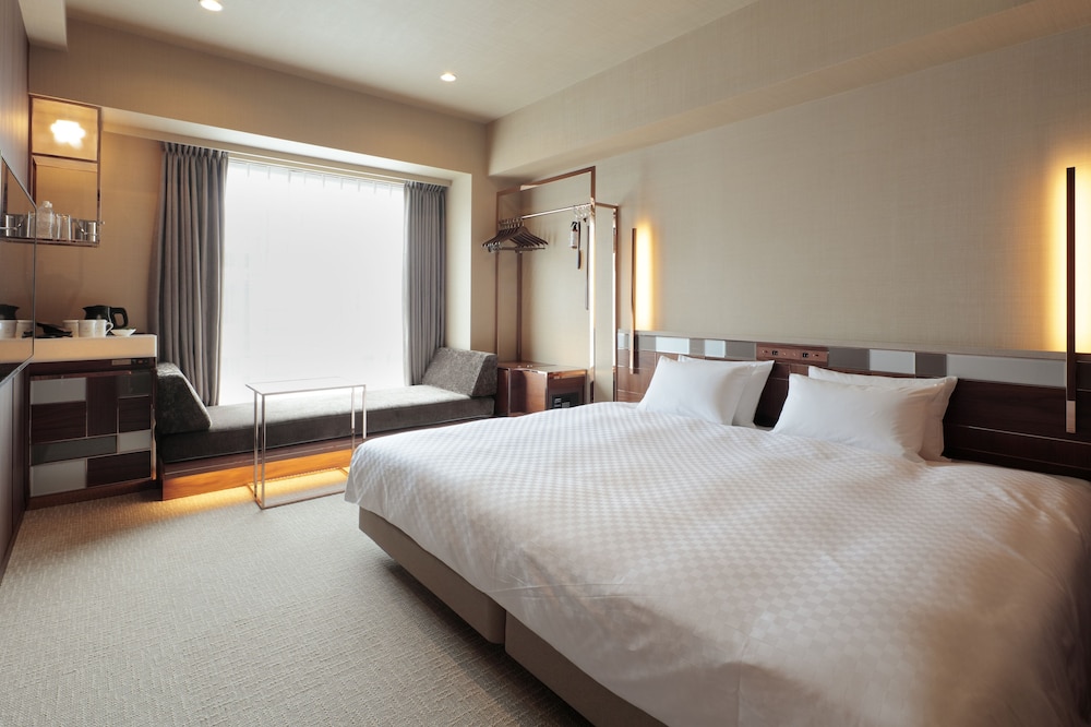DELUXE, EXECUTIVE, KING BED, SOFA