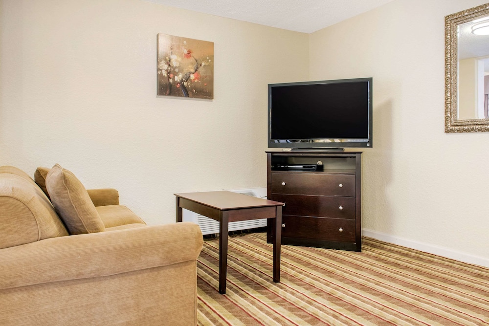 Quality Inn Huntingburg - Jasper 23/37