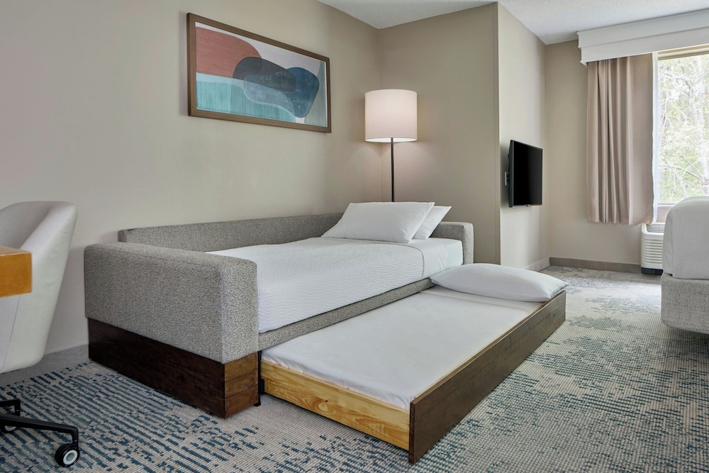 Suite, 2 Queen Beds, Trundle Bed