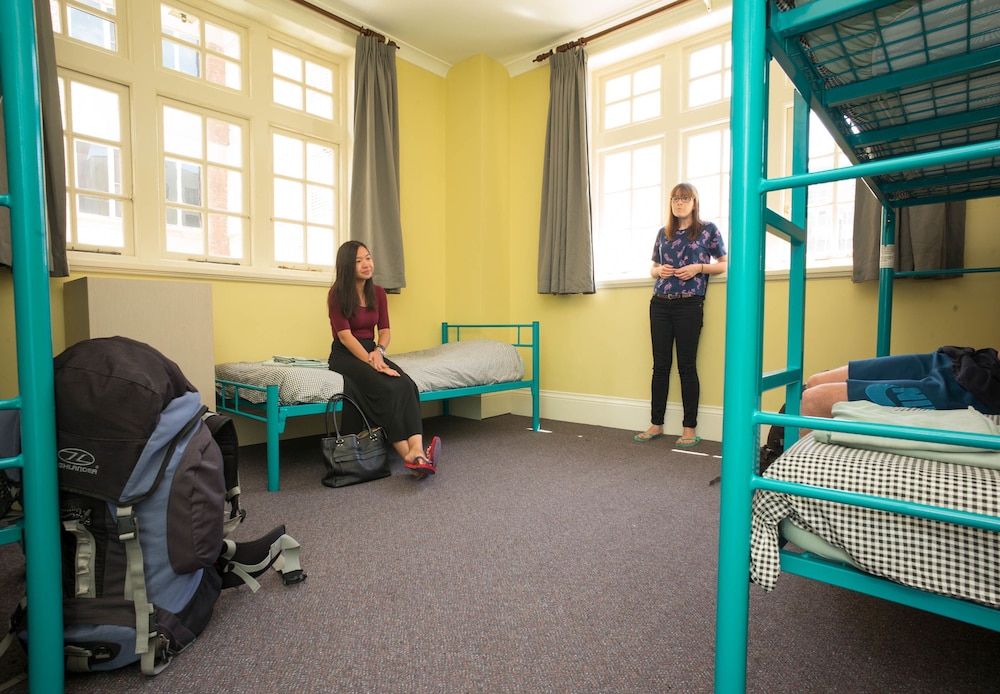 YHA Newcastle Beach 20/30