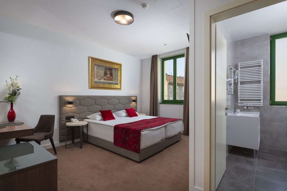 STANDARD, DOUBLE OR TWIN BED