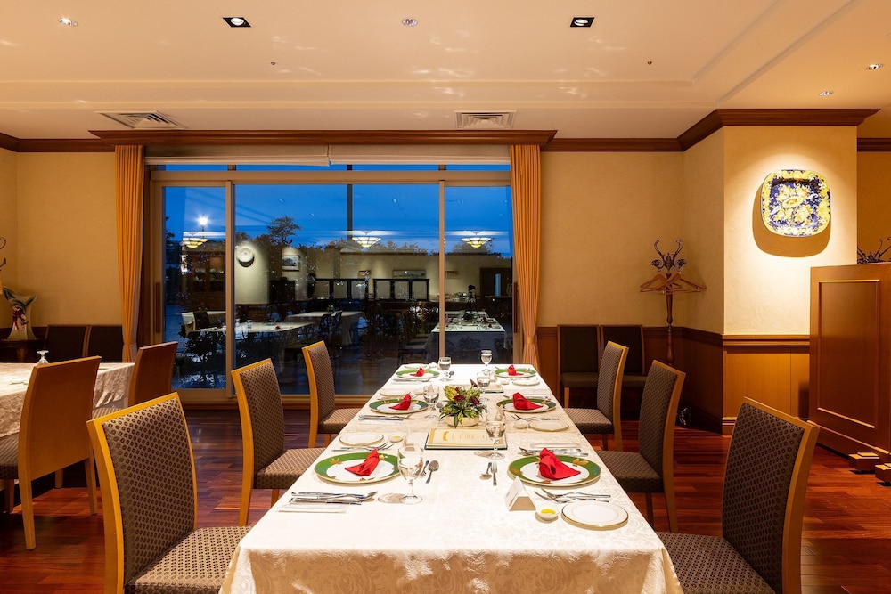 Grand Empire Hotel 34/49