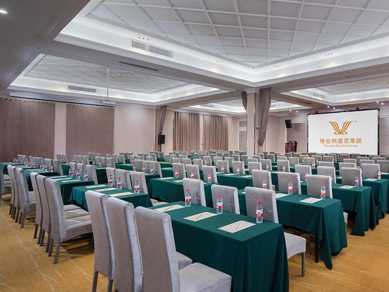 Vienna Hotel (Guangzhou Panyu Qiaonan Aoyuan Square) 44/50