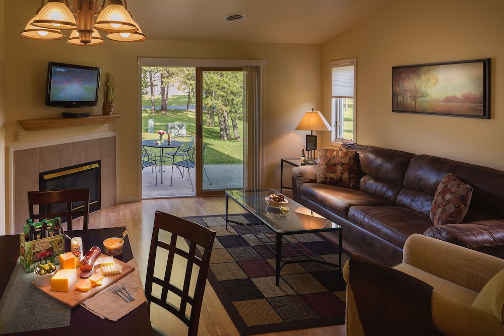 Tamarack Wisconsin Dells a Ramada by Wyndham 26/50