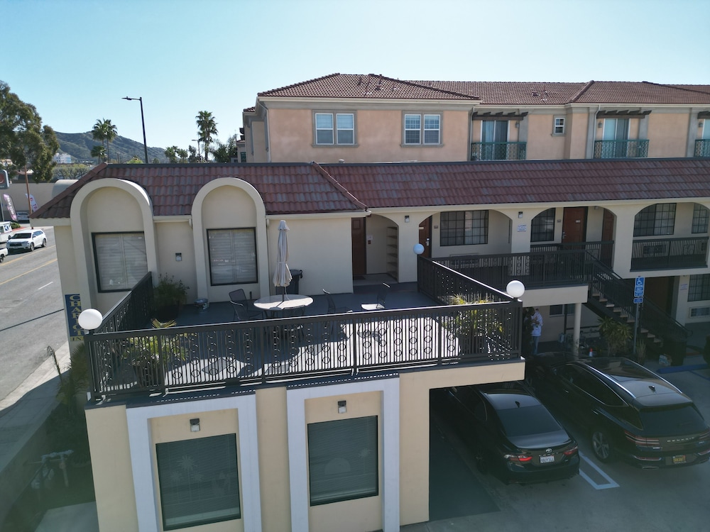 Chariot Inn 2/29