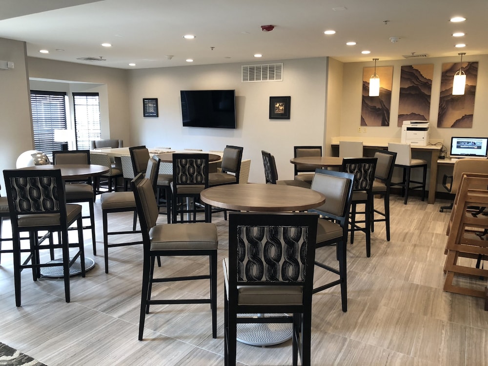 STAYBRIDGE SUITES DETROIT-NOVI 51/60