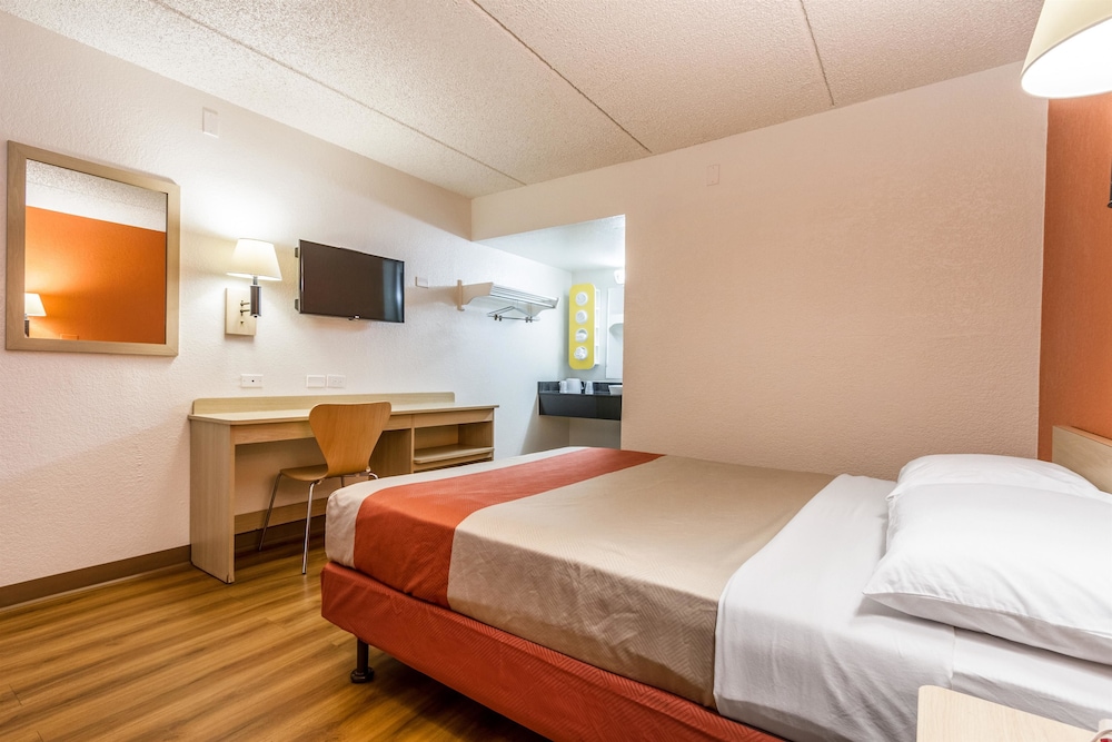 Motel6 Tempe, AZ – Phoenix Airport – Priest Dr 25/43