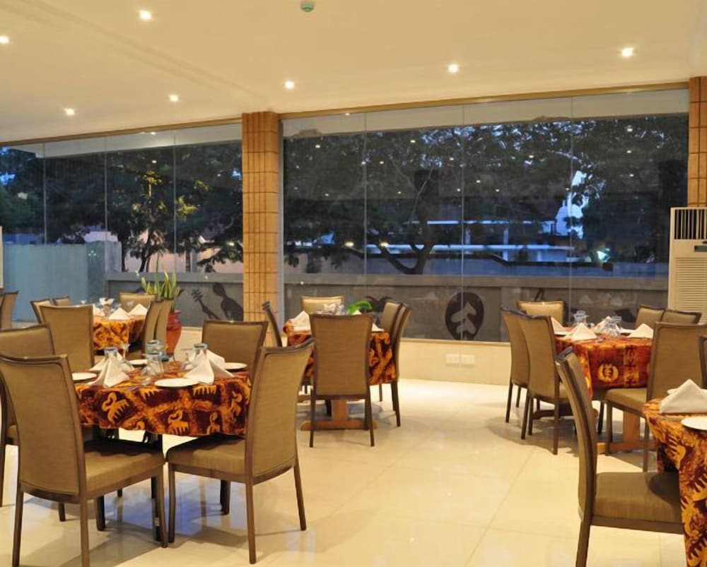Mensvic Grand Hotel 40/53