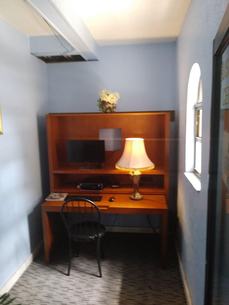 Motel6 Tallahassee, FL – North Monroe 9/51
