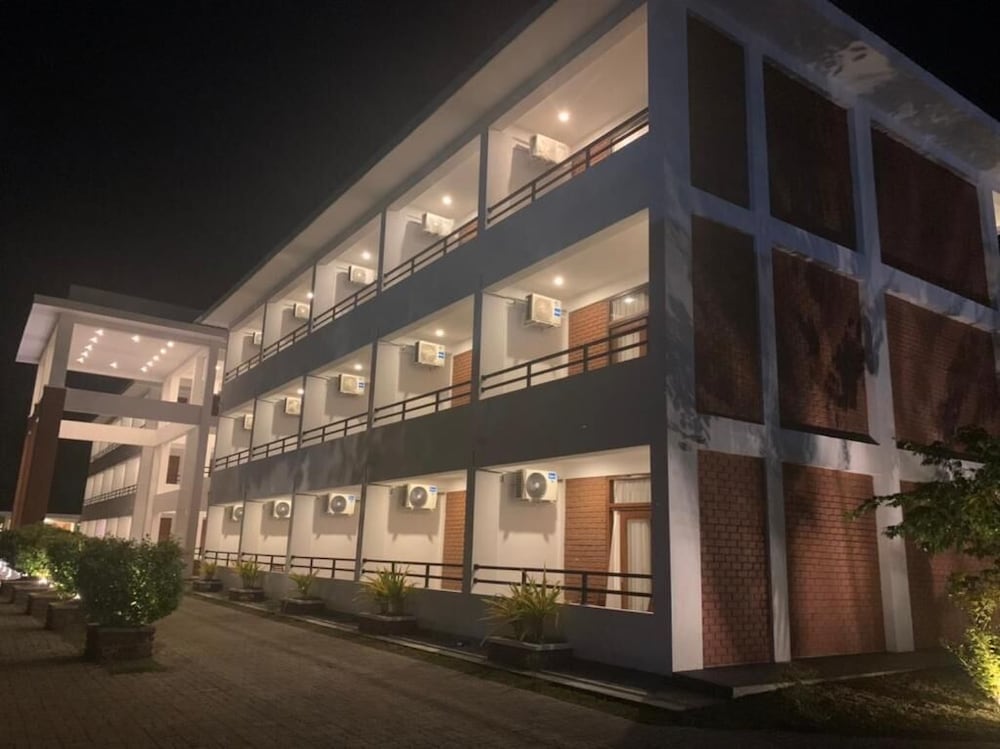 Karunakarala Ayurveda Spa & Resort 1/50