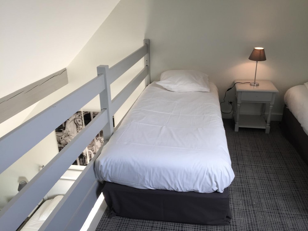 Hotel the Originals City Rueil Centre 26/67