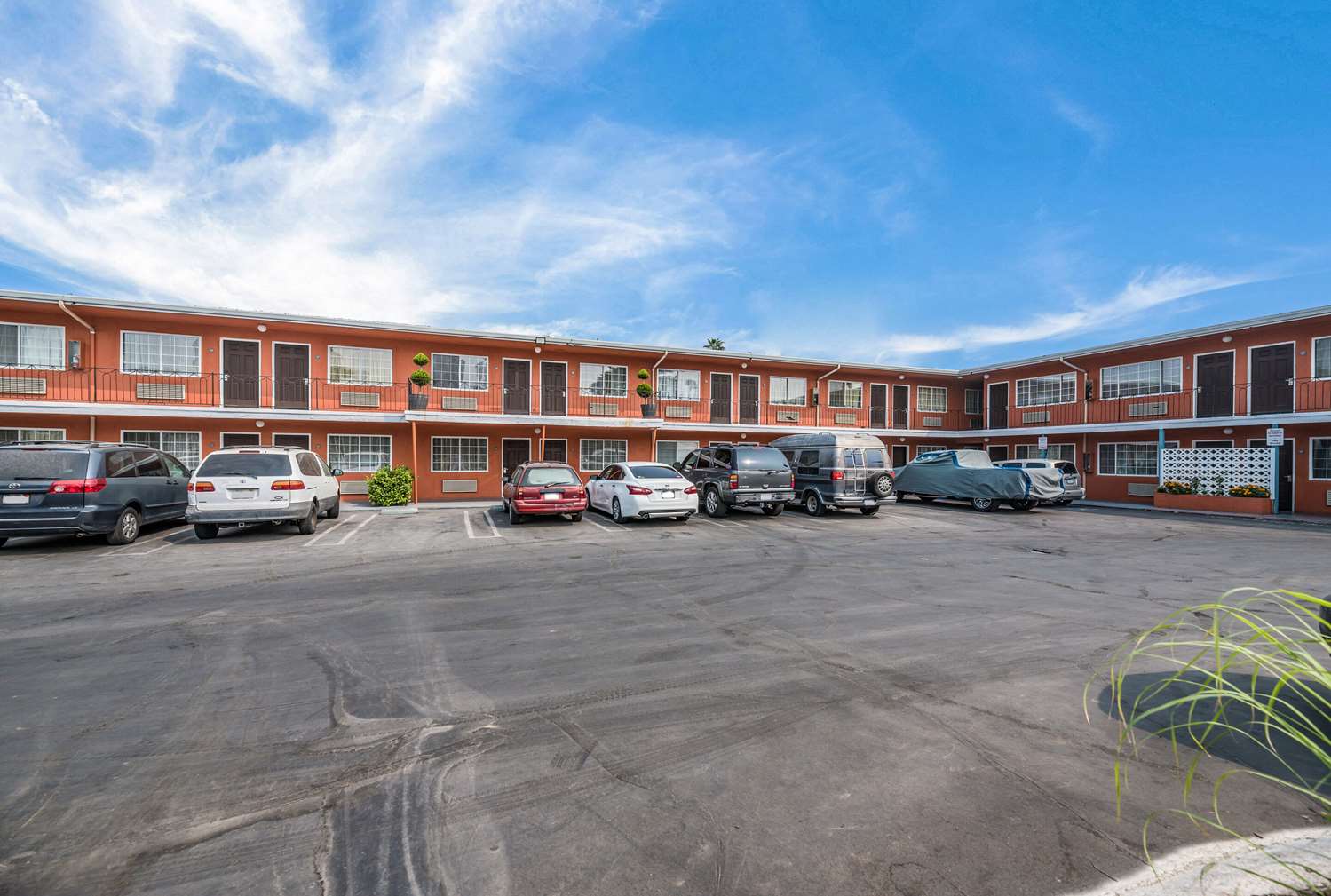 Rodeway Inn Modesto near Downtown CA 20/24