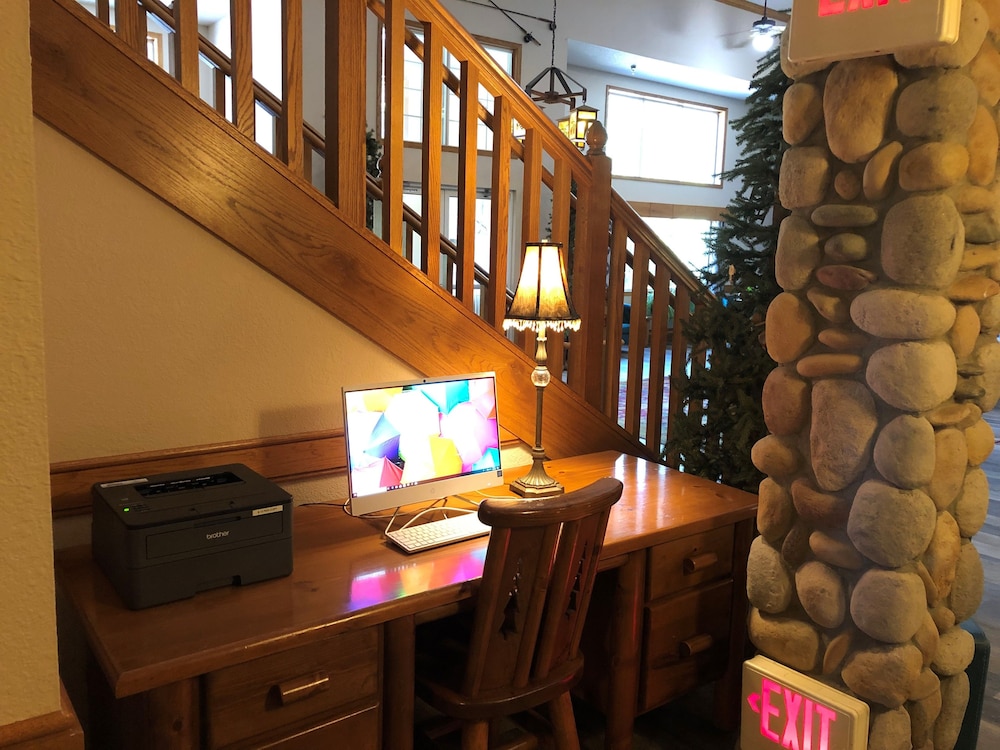 Boarders Inn & Suites by Cobblestone Hotels - Fayette 27/50