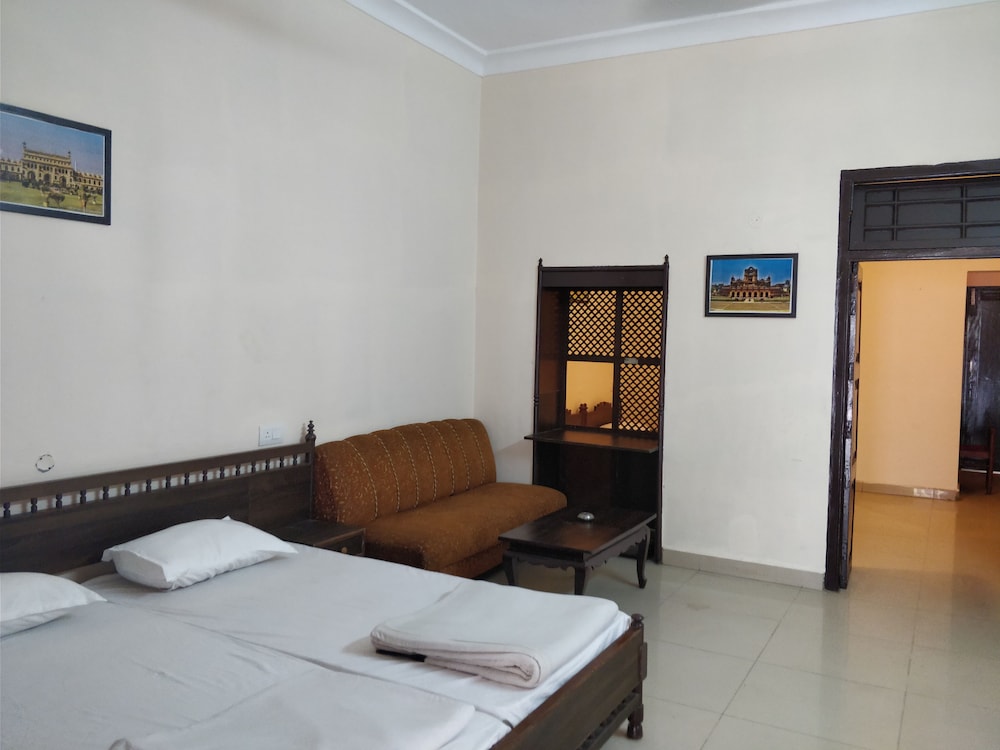 Central Hotel 16/62
