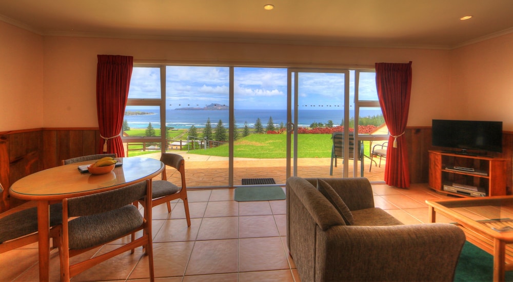 Islander Lodge Apartments 17/24