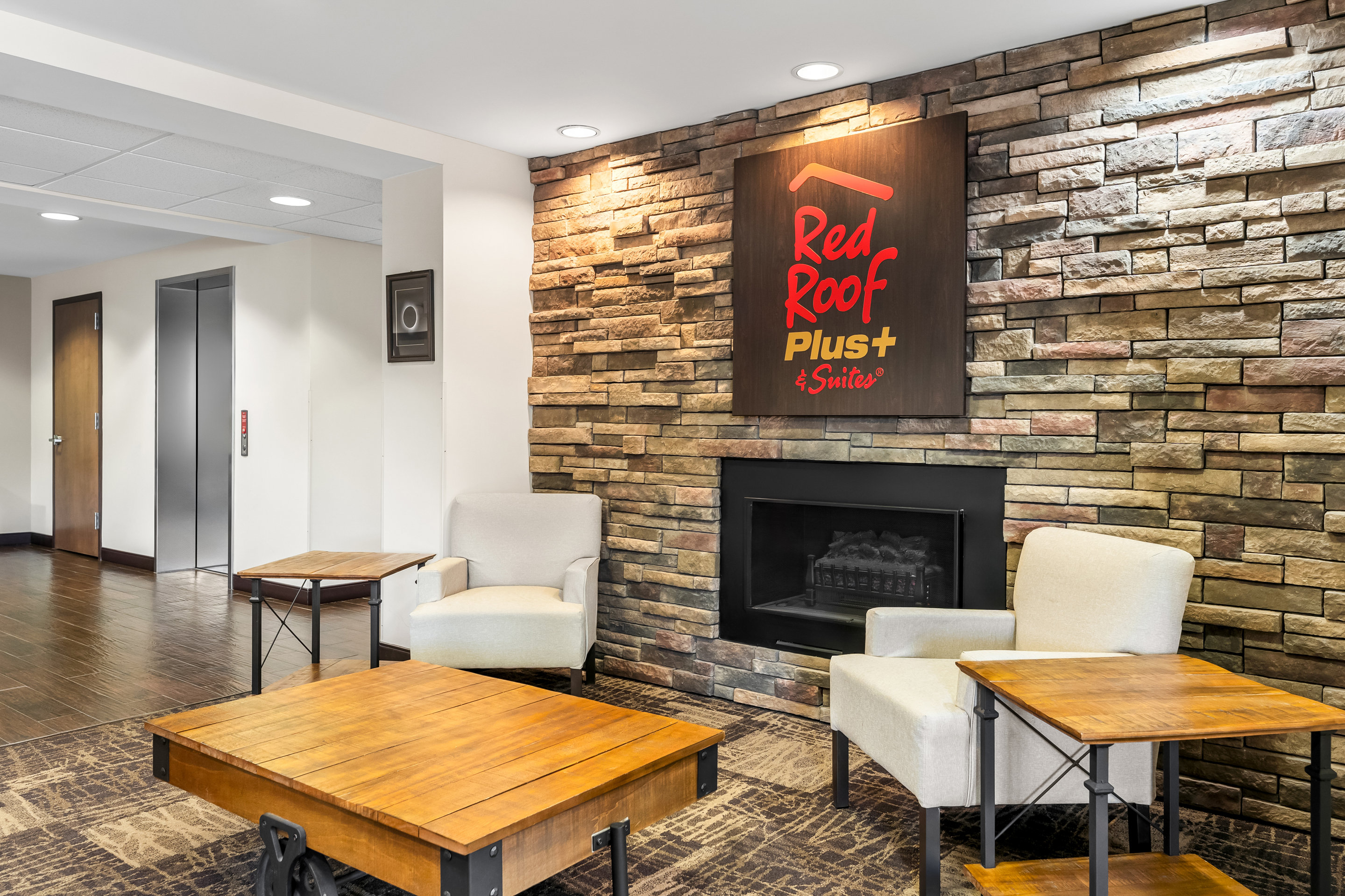 Red Roof Plus Suites Malone 28/40