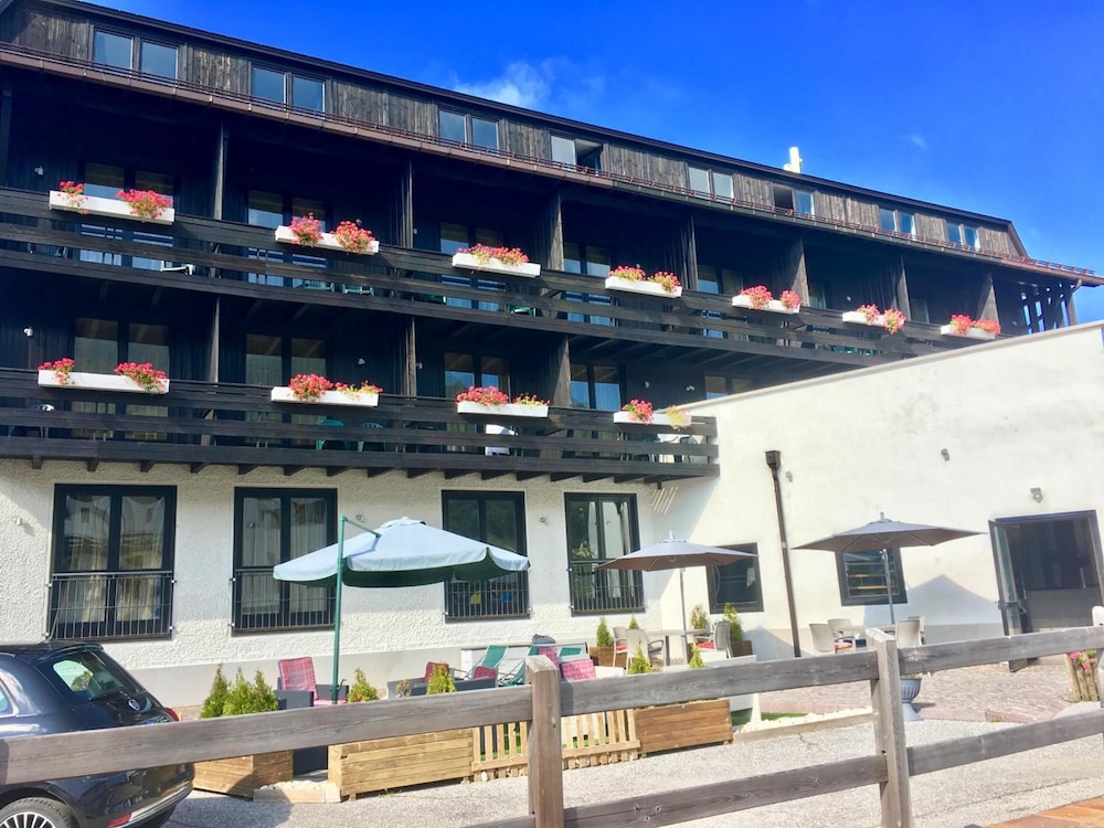 Dolomiti Chalet Family Hotel photo4