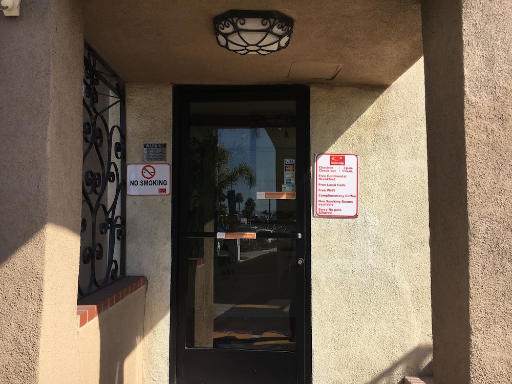 Econo Lodge Long Beach I-405 14/25