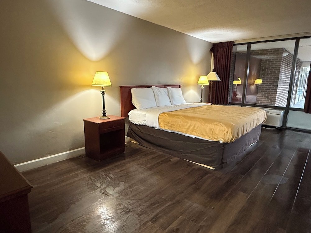 Paris Inn and Suites 23/40