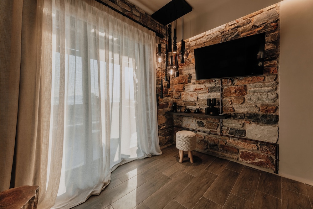 Onym Curated Villas 176/206