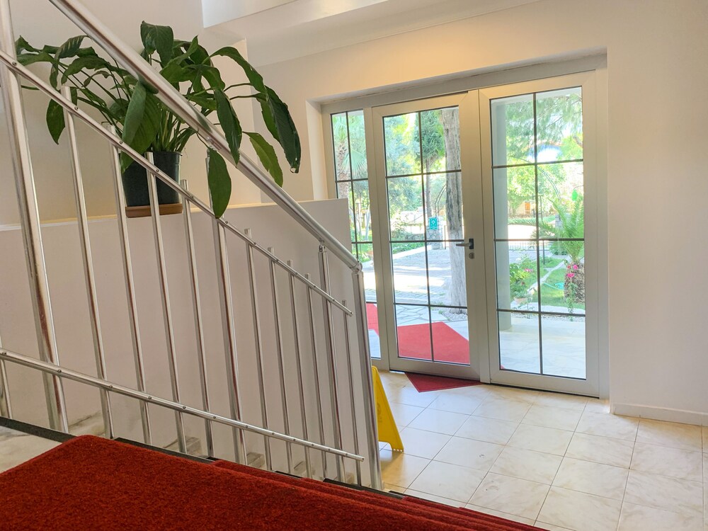 Kaizen Gate Hotel 4/50