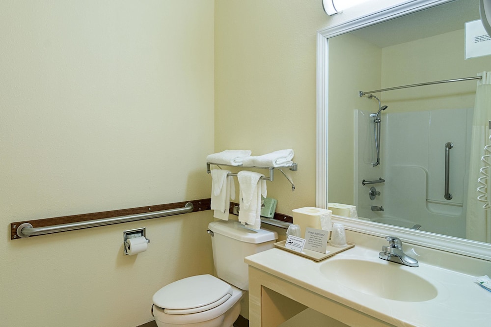 Quality Inn & Suites Harvey - Chicago Southland 14/34