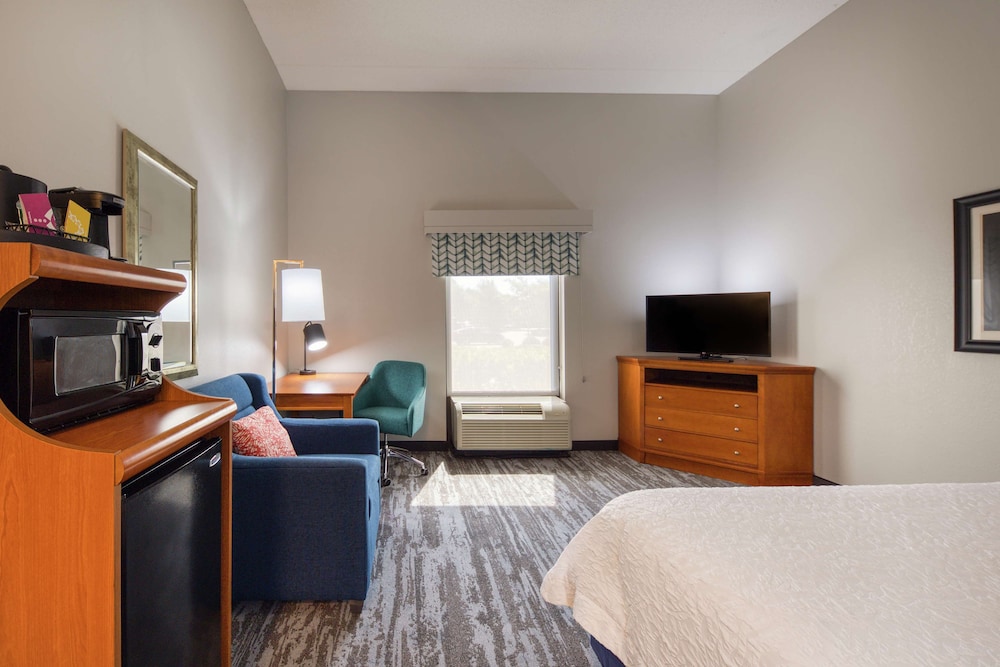 Hampton Inn Wilmington - University Area/Smith Creek Station 14/72