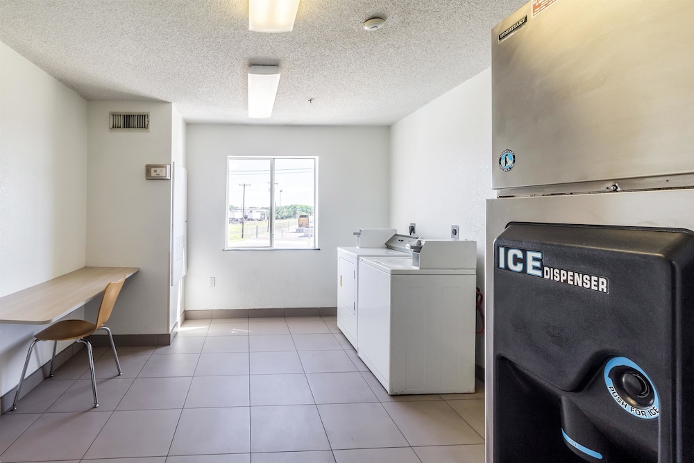 Motel6 Harlingen, TX 11/52