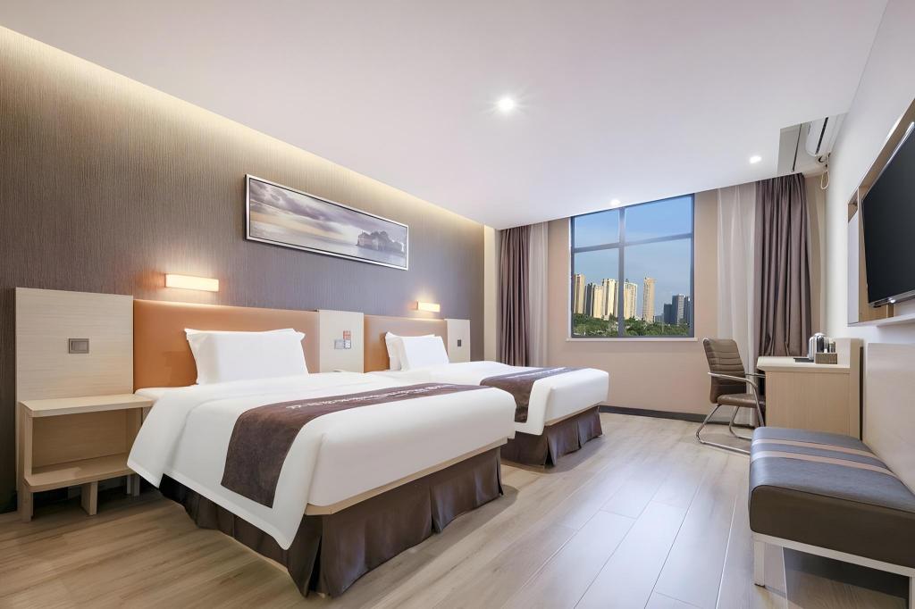 7 Days Premium Wuhan Caidian Square Branch 9/24