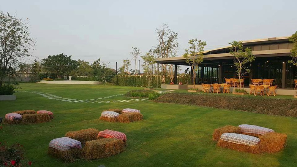 Navela Hotel & Banquet 44/50