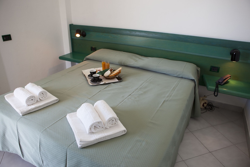 Miralonga Hotel 10/50