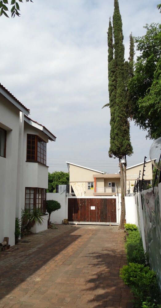 Sleepers Villa 3/41