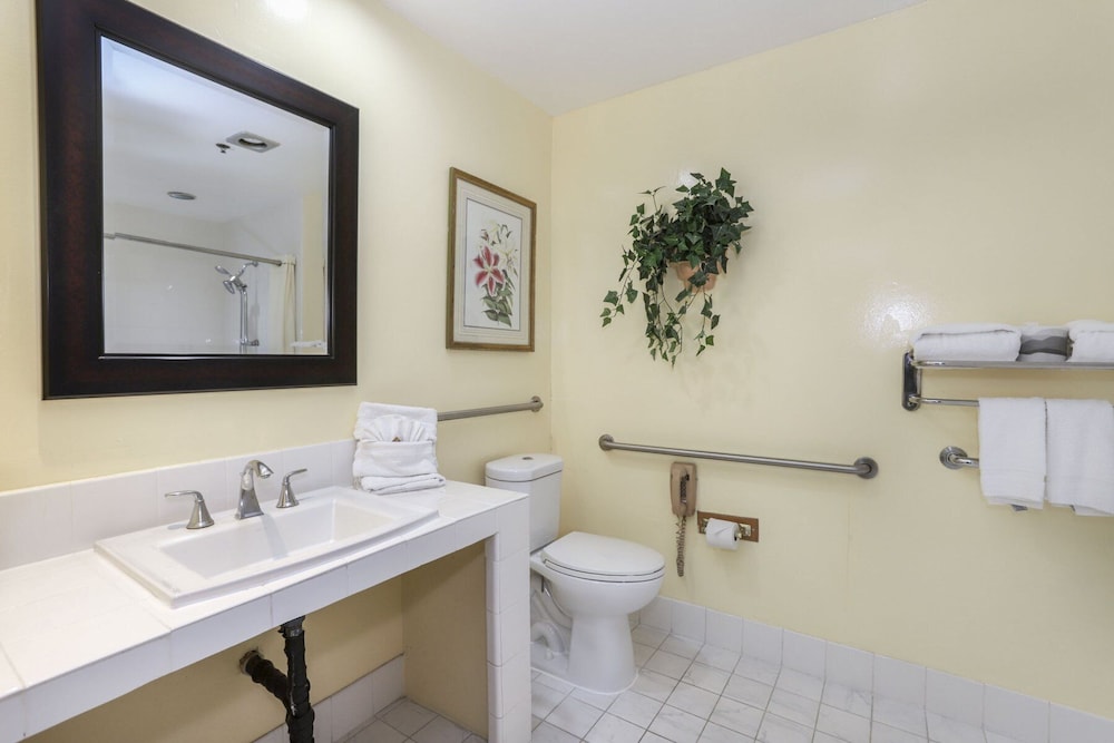 Campbell Inn 44/48