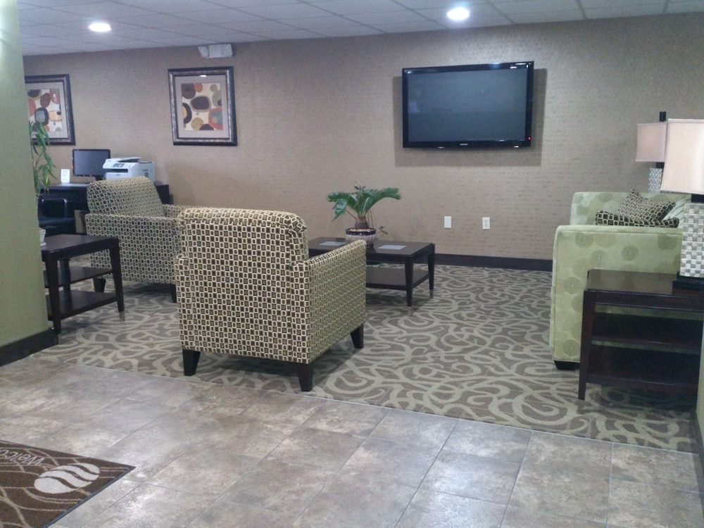 Comfort Inn Jackson I-40 24/33
