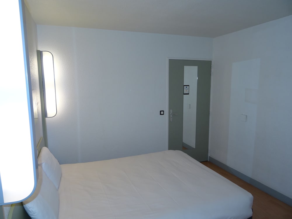 Ibis Budget Caen Gare 24/65