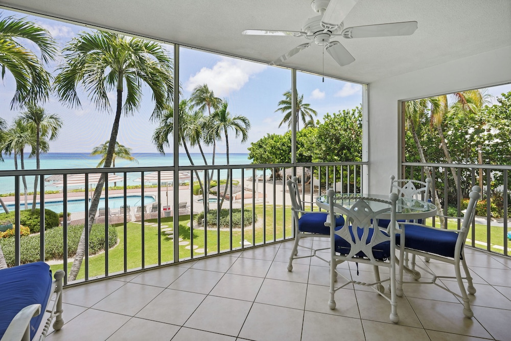 Aqua Bay Club Luxury Condos 15/50