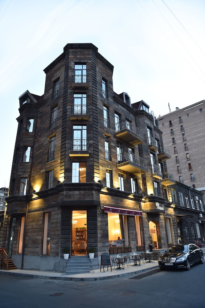Boulevard Hotel 1/41