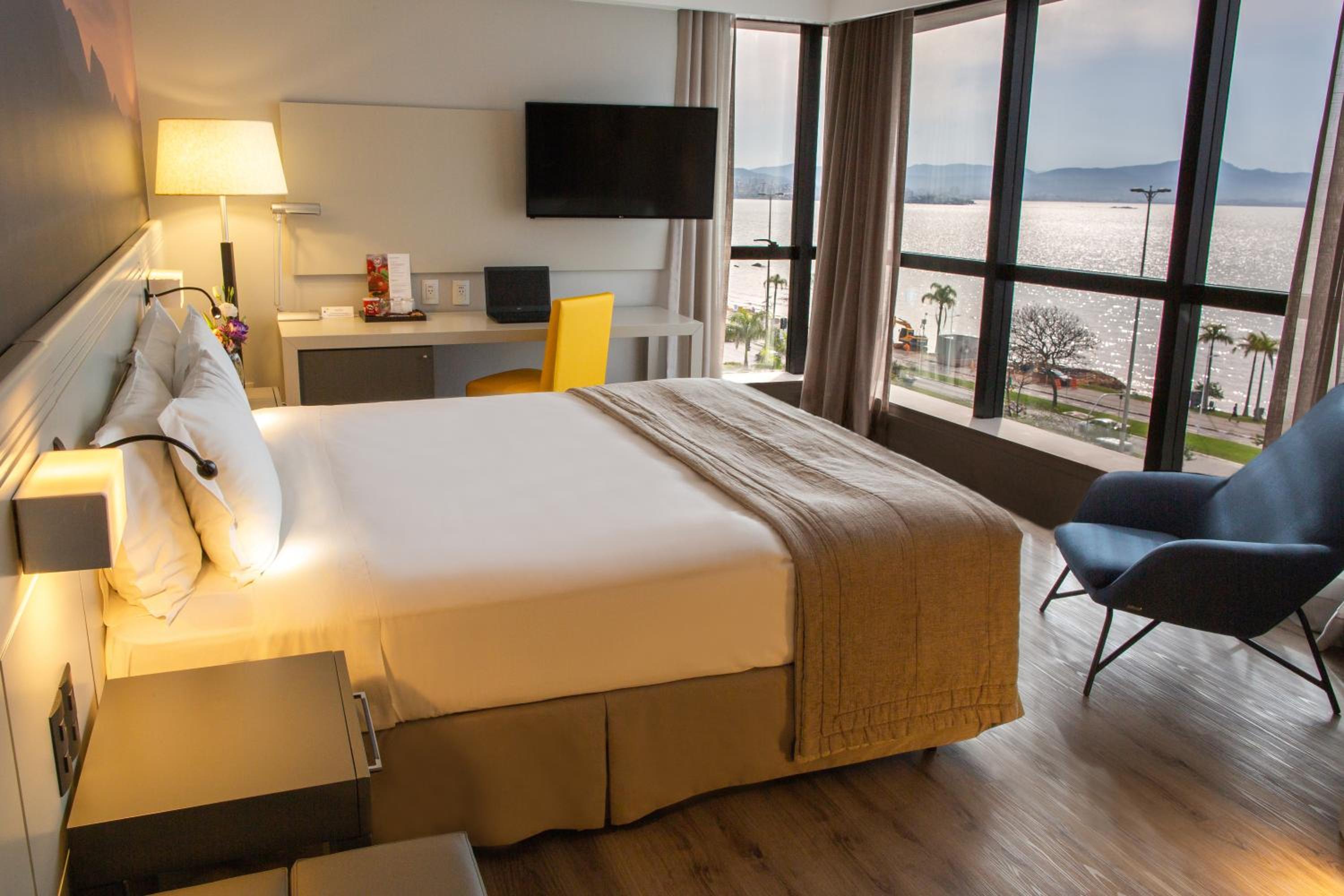 Deluxe, King Bed, Ocean View