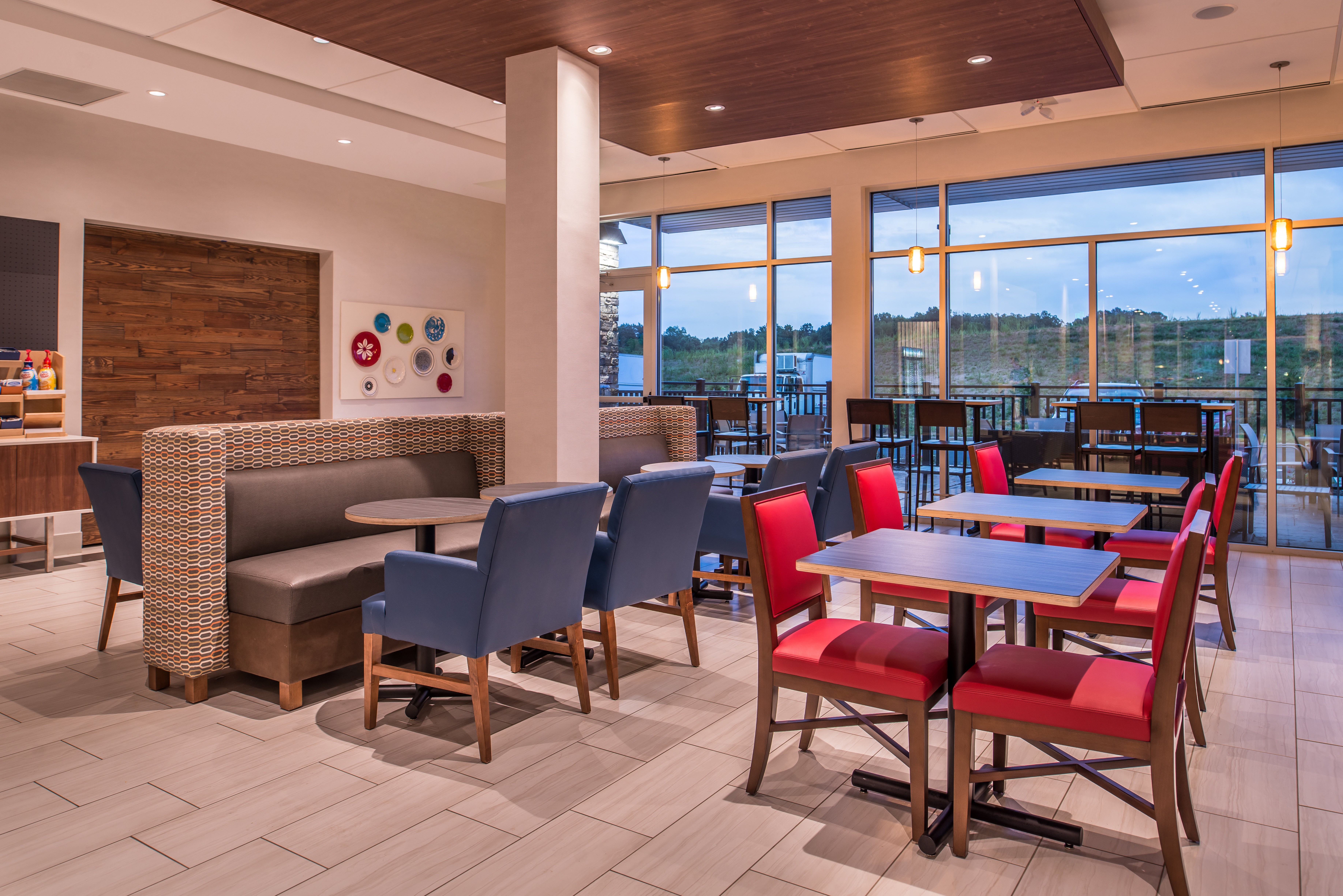 Holiday Inn Express Suites Farmville 43/53
