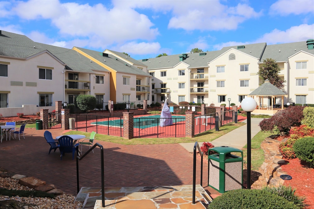 Baymont by Wyndham Norcross Atlanta Price Calendar 16/18