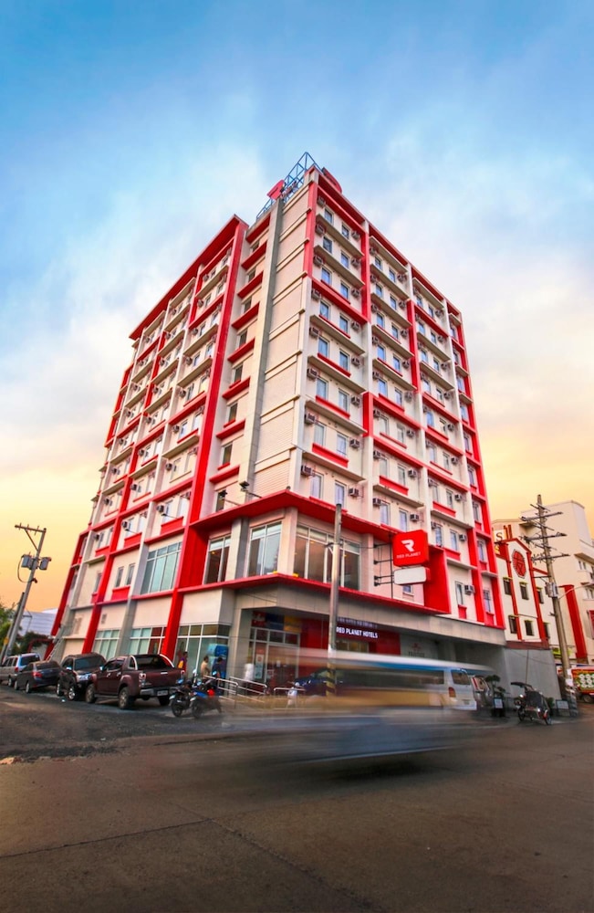 Red Planet Clark Angeles City 8/47