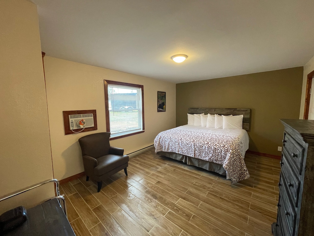 Estes Mountain Inn 21/70