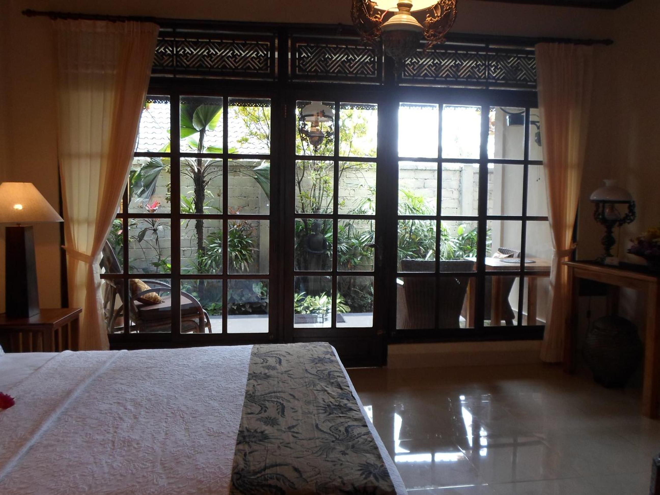 Lily Lane Villas 18/50
