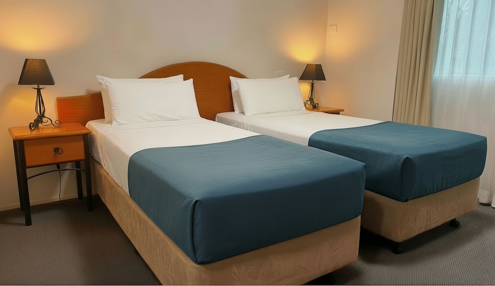 2 BEDROOMS, STUDIO
