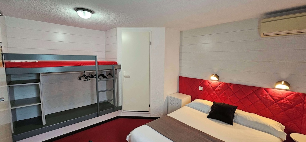 Brit Hotel Albi 24/49
